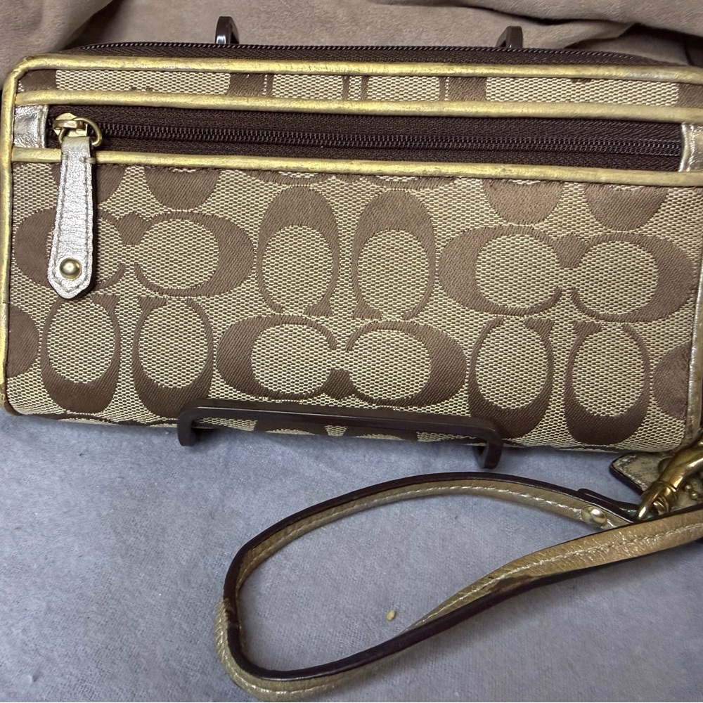 Coach Signature 3D Floral Wristlet Wallet - Picture 2 of 4